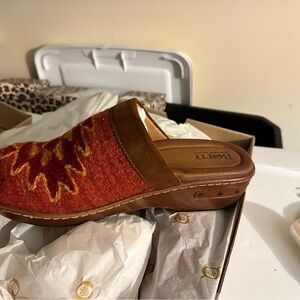Børn Red and Brown Slip-On Clogs